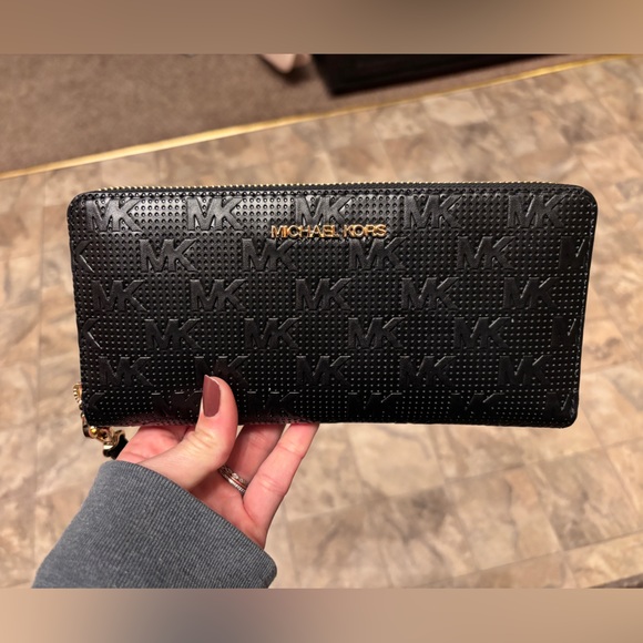 Michael Kors Jet Set Wallet - Picture 1 of 5